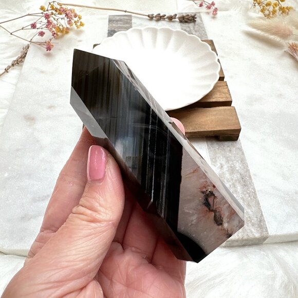 Beautiful Black Agate Tower - Picture 3 of 8
